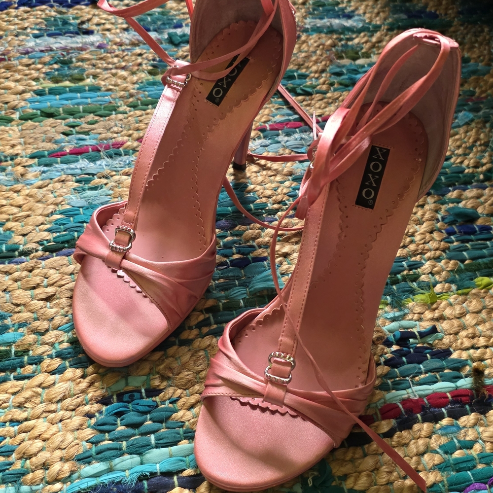 XOXO Twinkle Rose Stilleto Heels in size 7.5